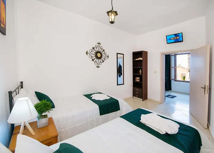 Апартаменти Emerald Dream House *