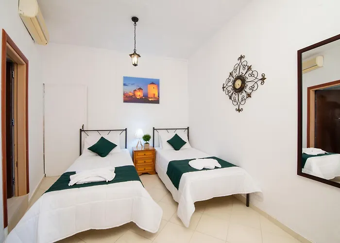 Апартаменти Emerald Dream House *